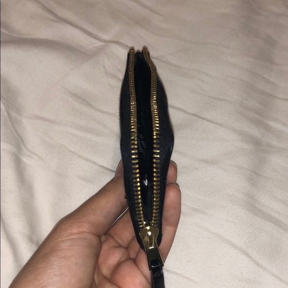 Small black leather wallet with gold zipper - Picture 2 of 4